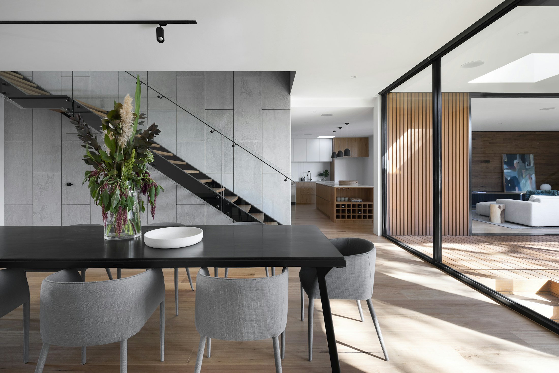 Inspiration : intérieur contemporain ouvert sur un jardin